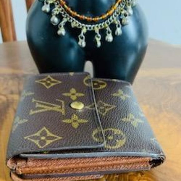 LOUIS VUITTON Brown, "LV" MONOGRAM WALLET - Picture 6 of 13